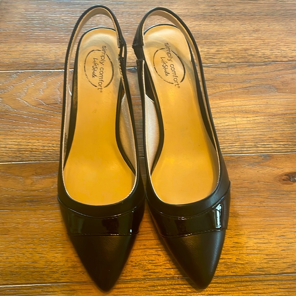 LifeStride Simply Comfort sling back pumps size 8- black